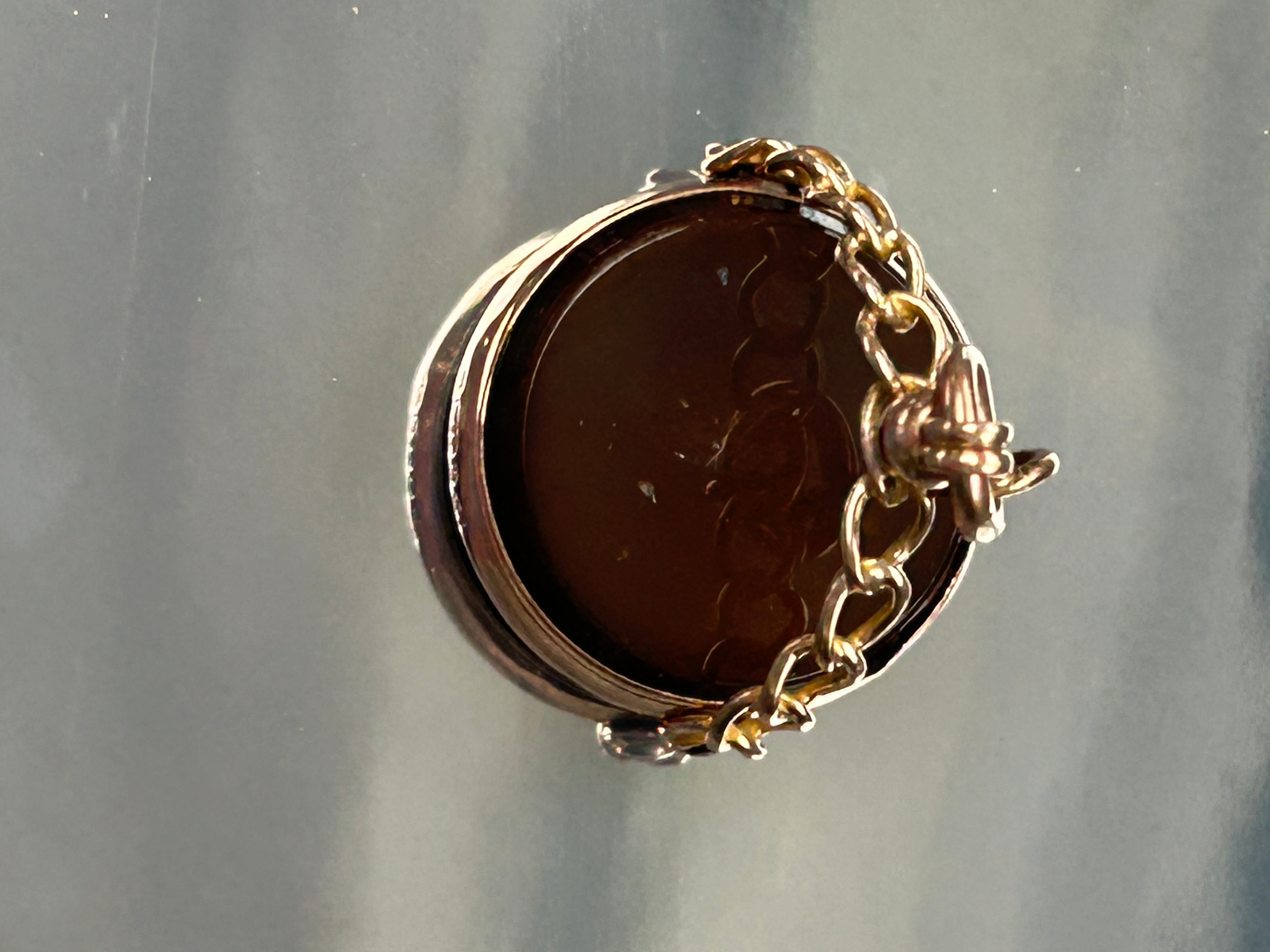 9ct Gold Hallmarked Bloodstone Carnelian Spinner Pendant