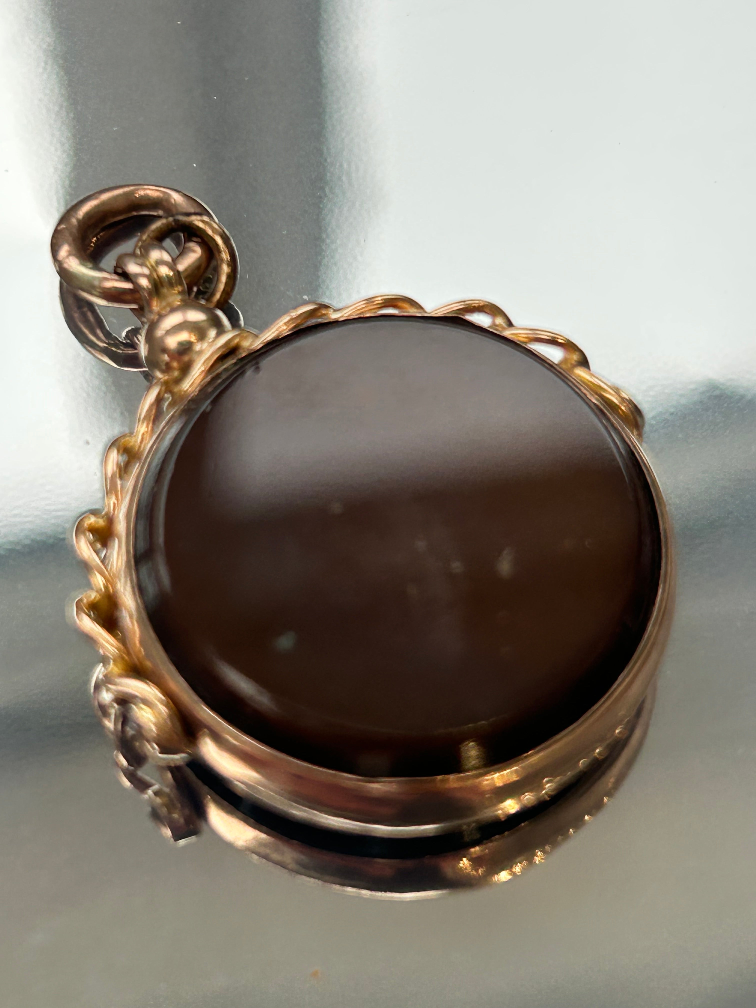 9ct Gold Hallmarked Bloodstone Carnelian Spinner Pendant